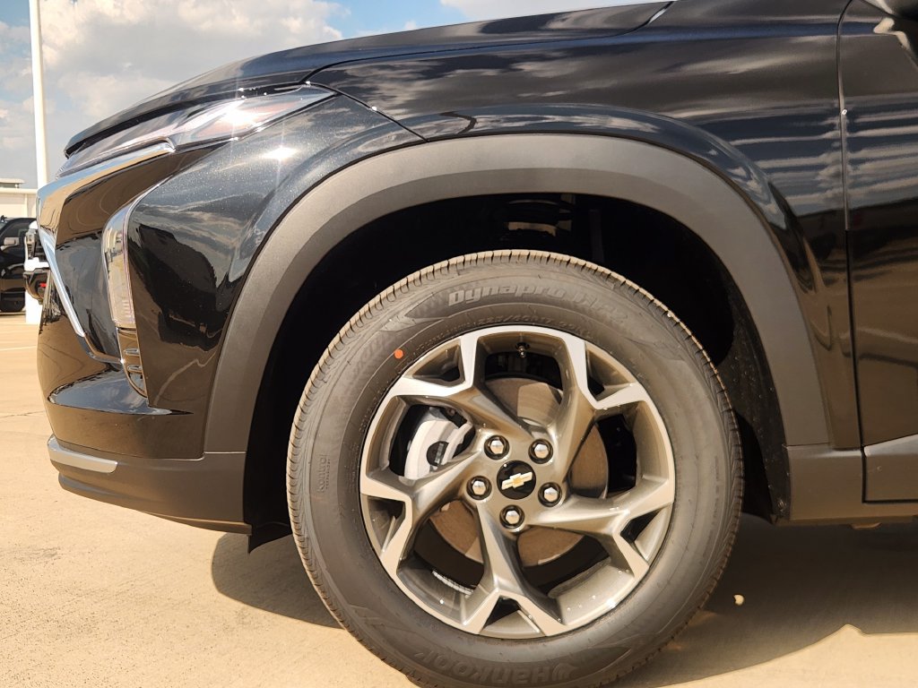 New 2026 Chevrolet Trax LT w/ Driver Confidence Package FWD image 6