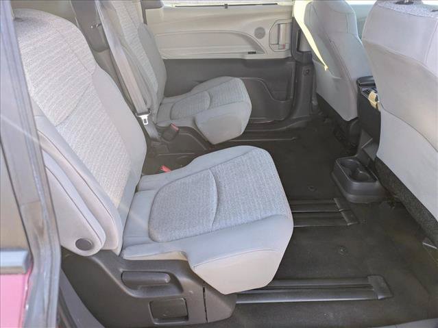 Used 2022 Toyota Sienna LE FWD image 19
