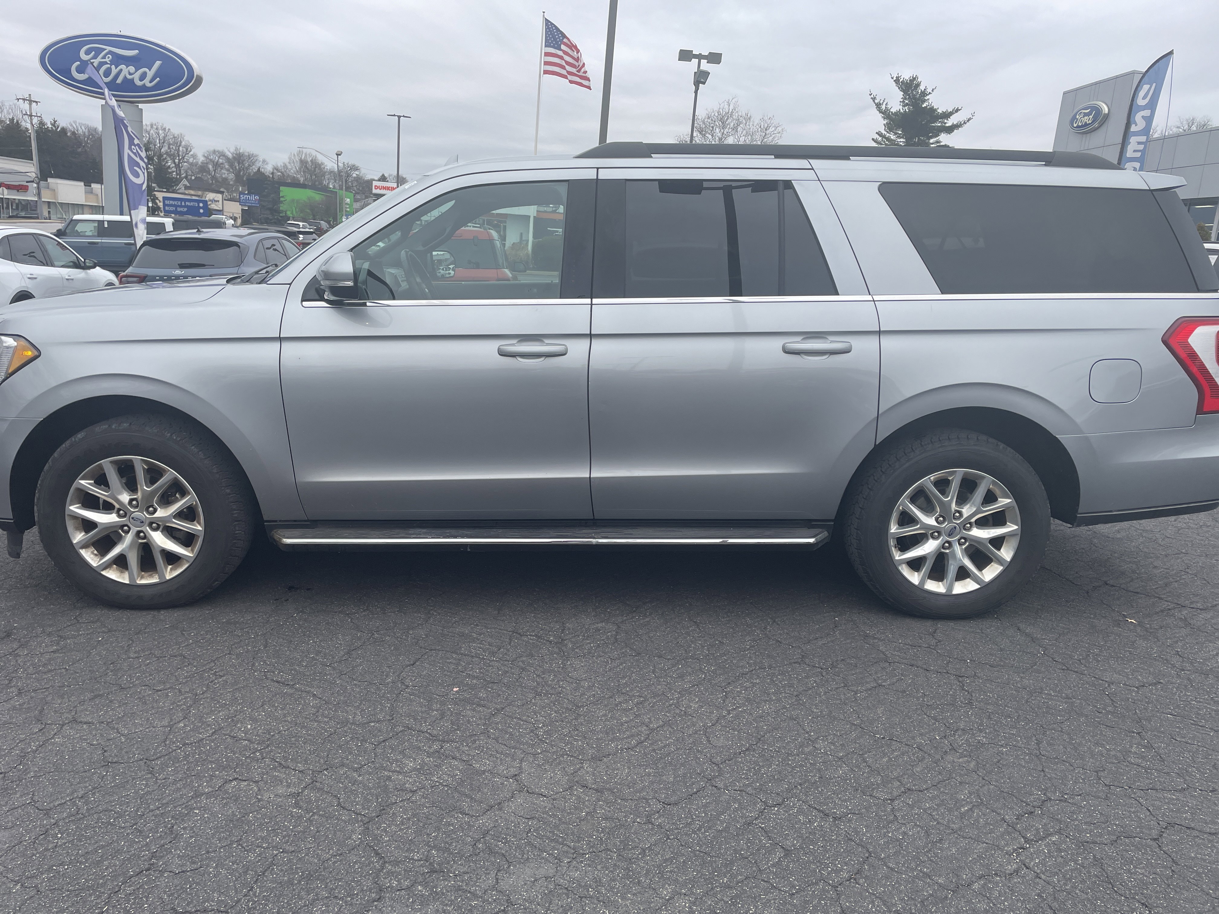 Used 2020 Ford Expedition Max XLT w/ Equipment Group 202A image 6