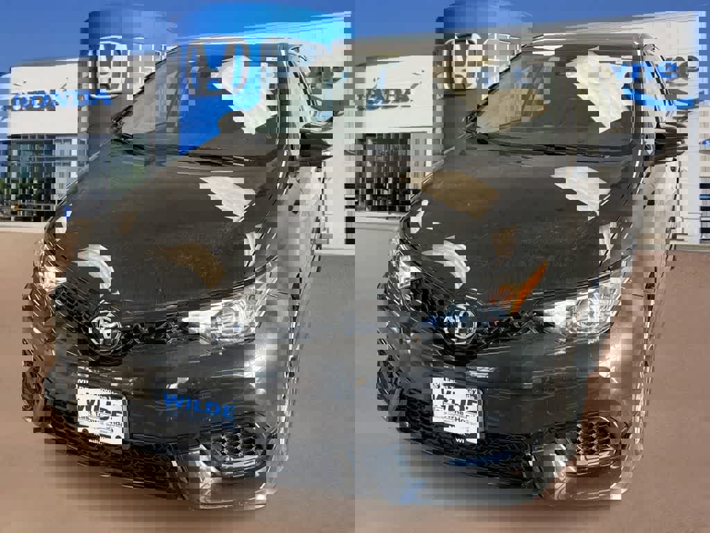 Used 2017 Toyota Corolla iM image 4