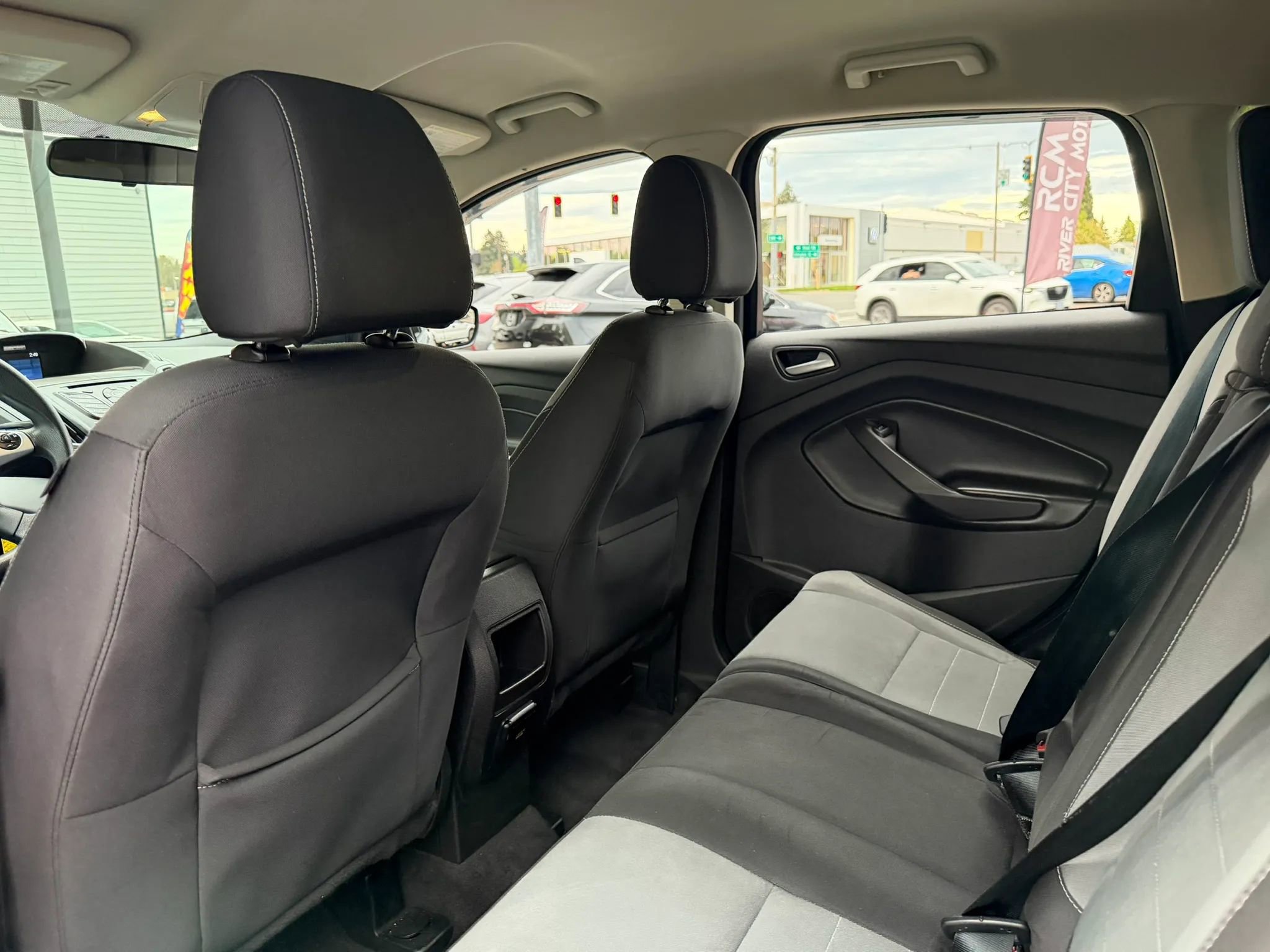 Used 2015 Ford Escape SE image 16