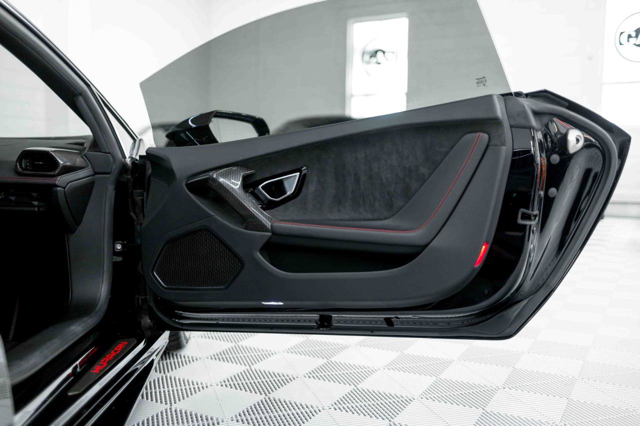 Used 2015 Lamborghini Huracan LP 610-4 image 45