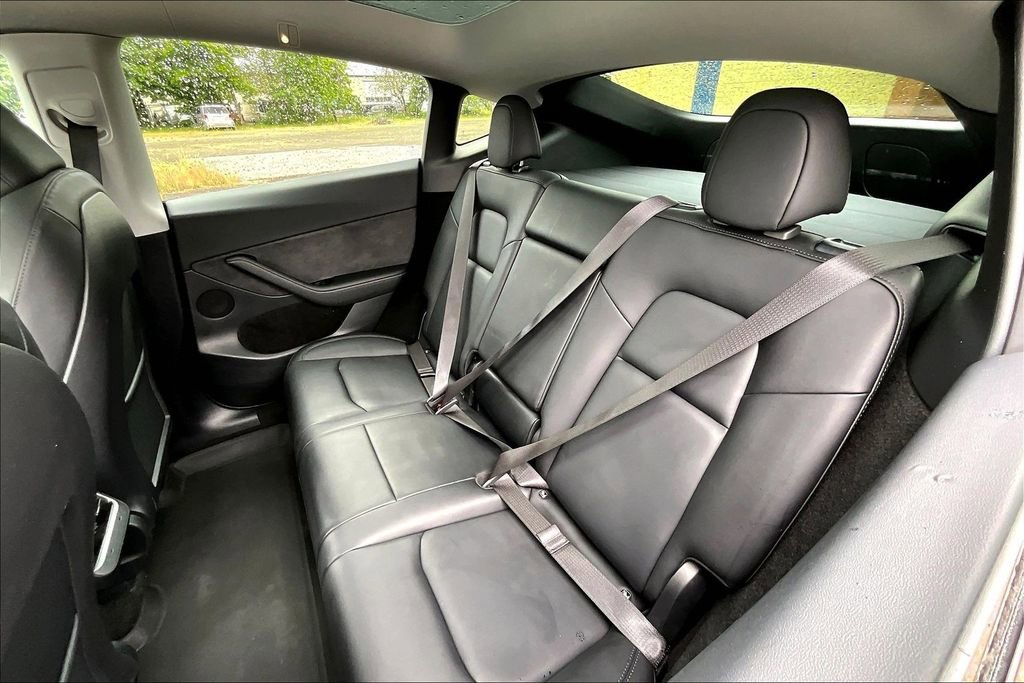 Used 2024 Tesla Model Y Long Range AWD/4WD image 20