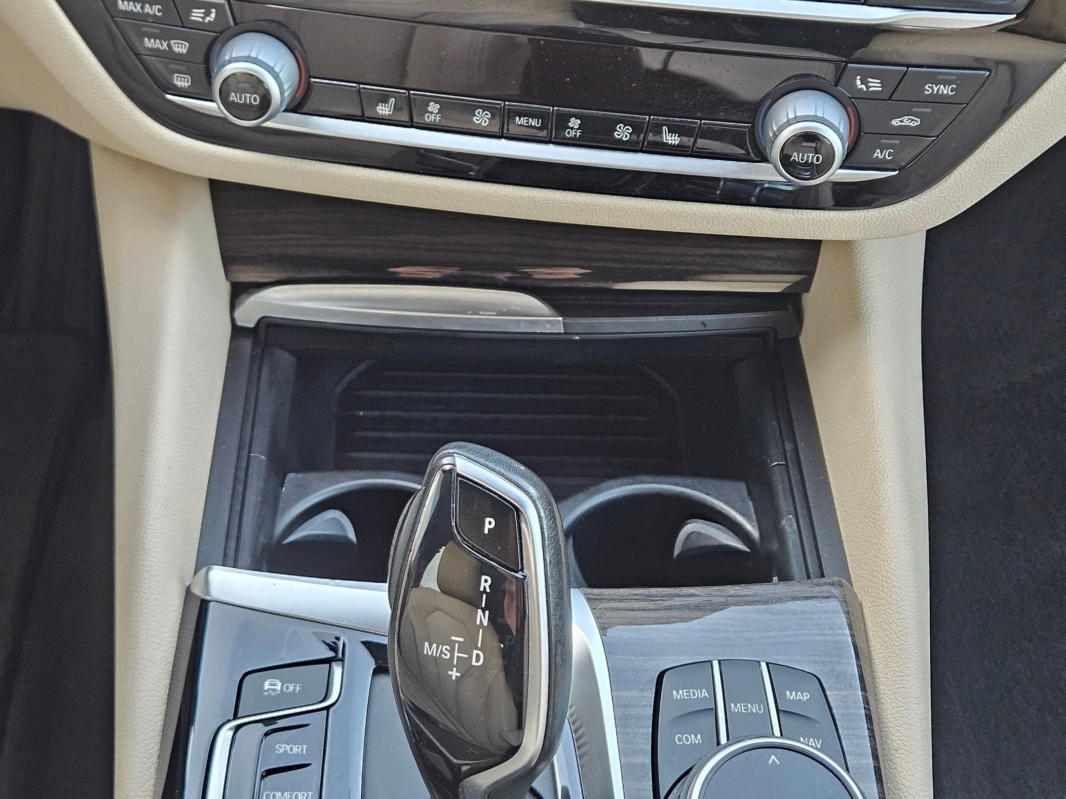 Used 2018 BMW 530i w/ Premium Package image 13