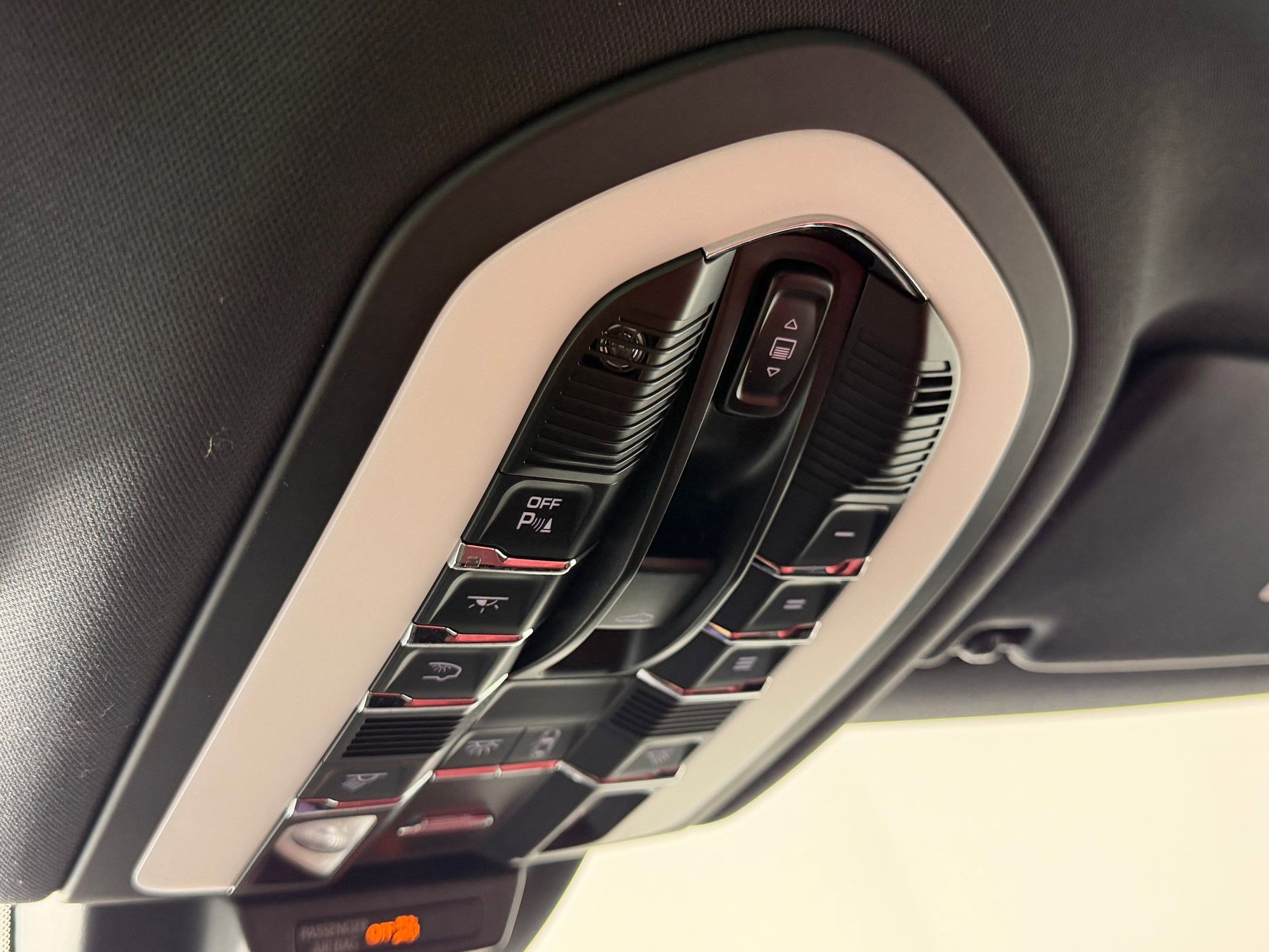 Certified 2021 Porsche Macan S image 27