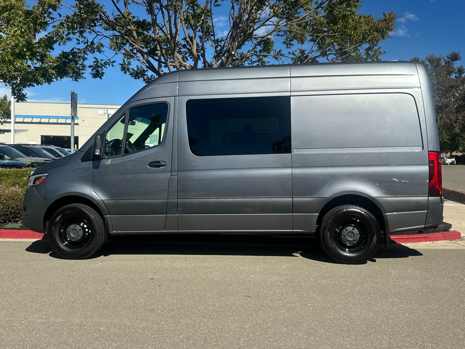 Used 2023 Mercedes-Benz Sprinter 2500 image 3