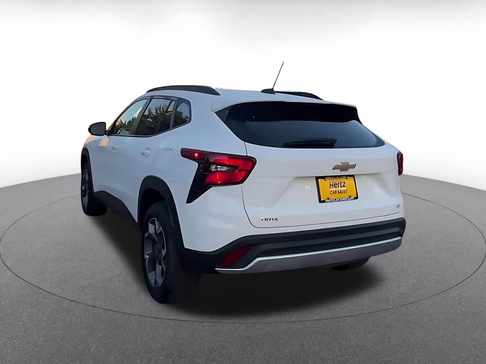 Used 2026 Chevrolet Trax LT FWD image 10