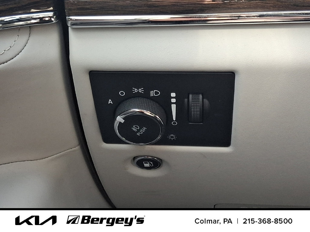 Used 2019 Jeep Grand Cherokee Summit AWD/4WD image 26