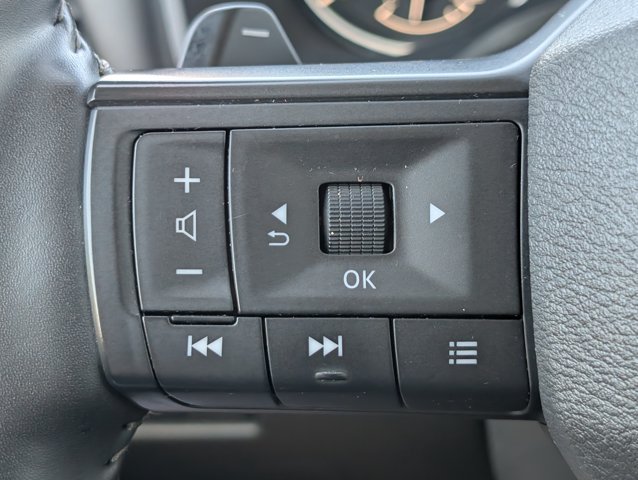 Used 2025 Nissan Rogue SV AWD/4WD image 23