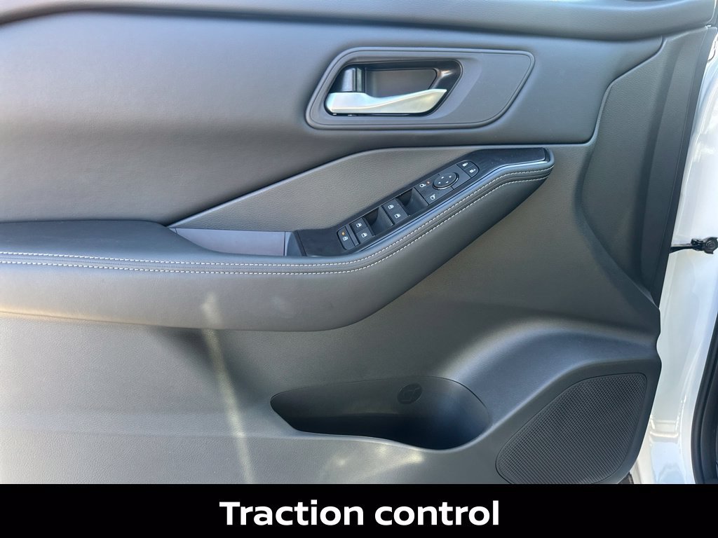 Certified 2026 Nissan Rogue SV AWD/4WD image 19