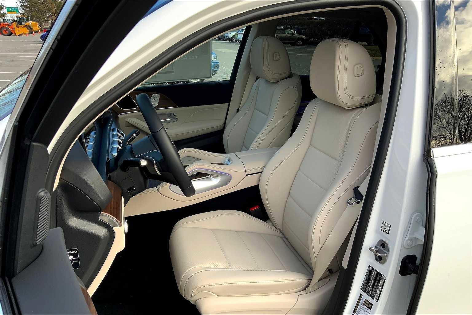 Certified 2025 Mercedes-Benz GLE 350 4MATIC image 12