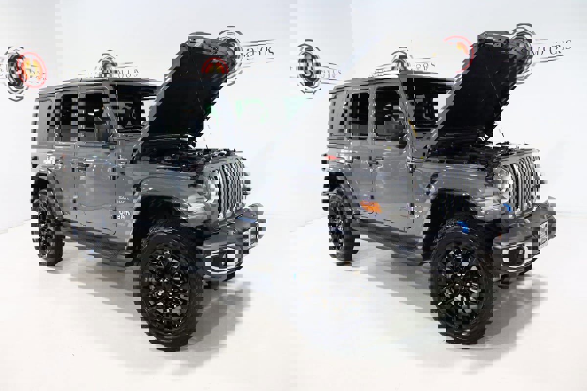 Used 2022 Jeep Wrangler Unlimited Sahara w/ Cold Weather Group image 39