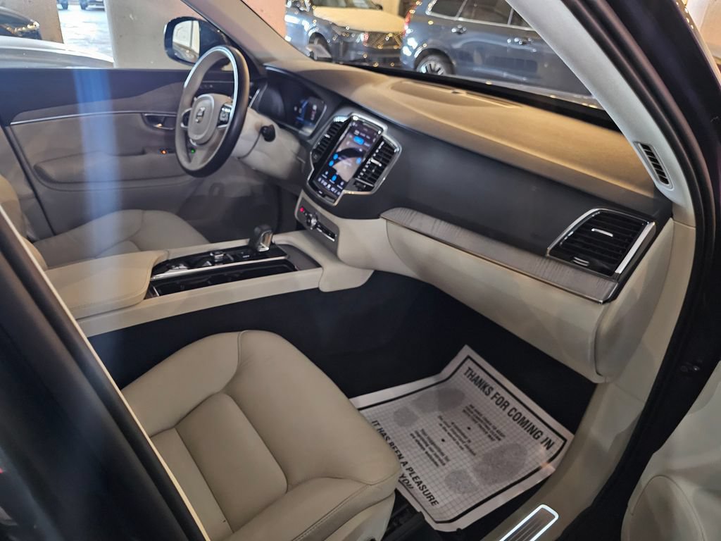 Certified 2025 Volvo XC90 T8 Plus w/ Protection Package Premier AWD/4WD image 10