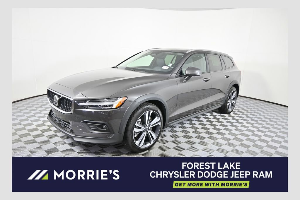 Used 2025 Volvo V60 B5 Cross Country Plus AWD/4WD video 1