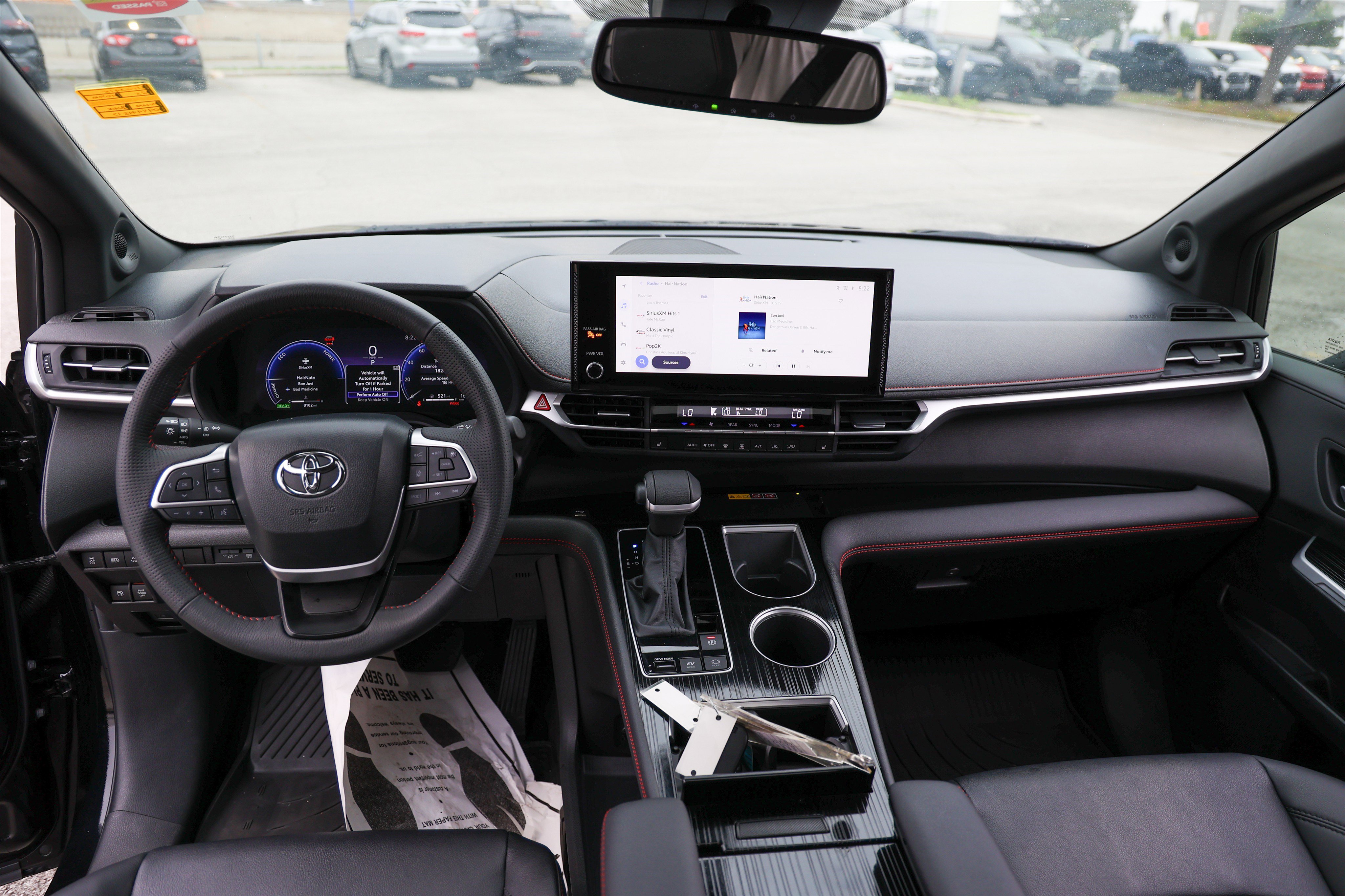 Used 2025 Toyota Sienna XSE w/ XSE Plus Package FWD image 45