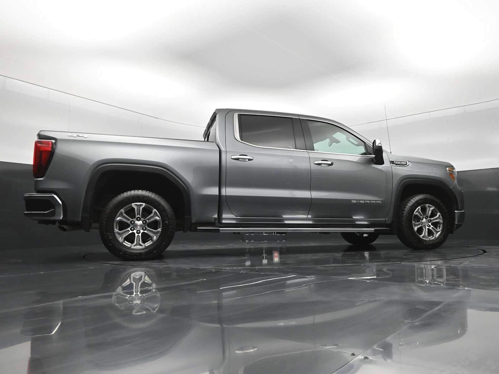 Used 2021 GMC Sierra 1500 SLT w/ SLT Convenience Package AWD/4WD image 46