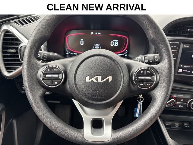 Used 2025 Kia Soul LX w/ LX Technology Package FWD image 5
