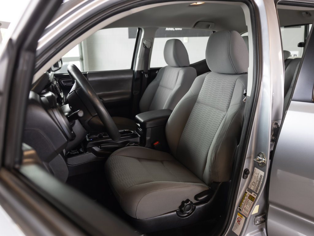 Used 2018 Toyota Tacoma SR w/ SR Convenience Package AWD/4WD image 10