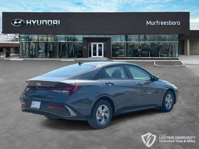 New 2026 Hyundai Elantra SE FWD image 5