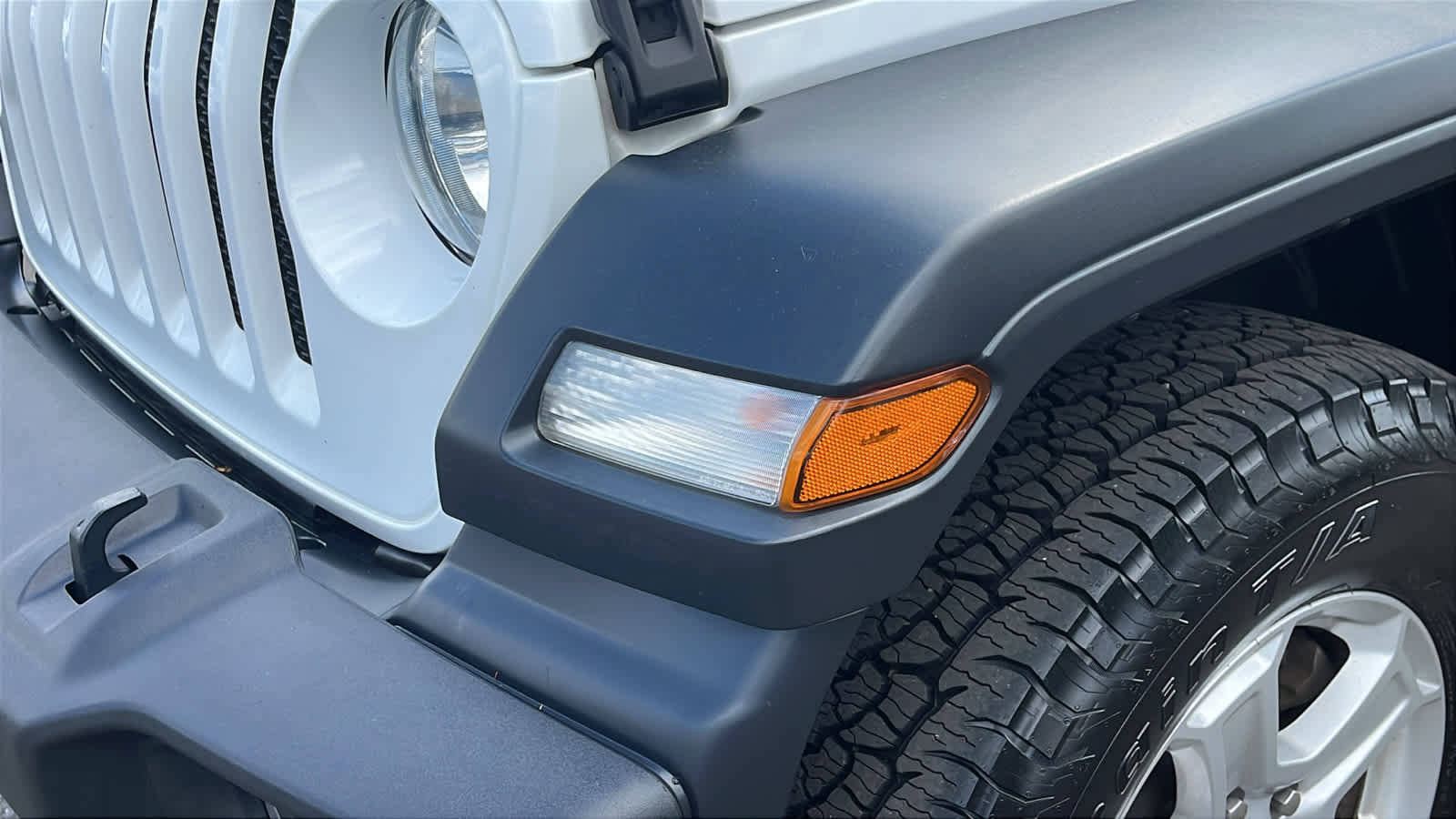 Used 2018 Jeep Wrangler Sport AWD/4WD image 9