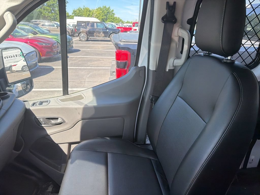 Used 2022 Ford Transit 250 Low Roof RWD image 8