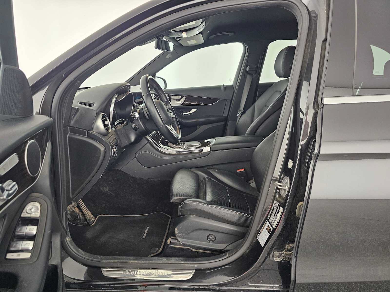 Used 2020 Mercedes-Benz GLC 300 4MATIC image 20