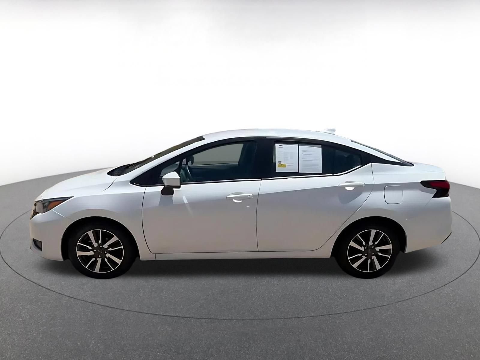 Used 2025 Nissan Versa SV FWD image 9
