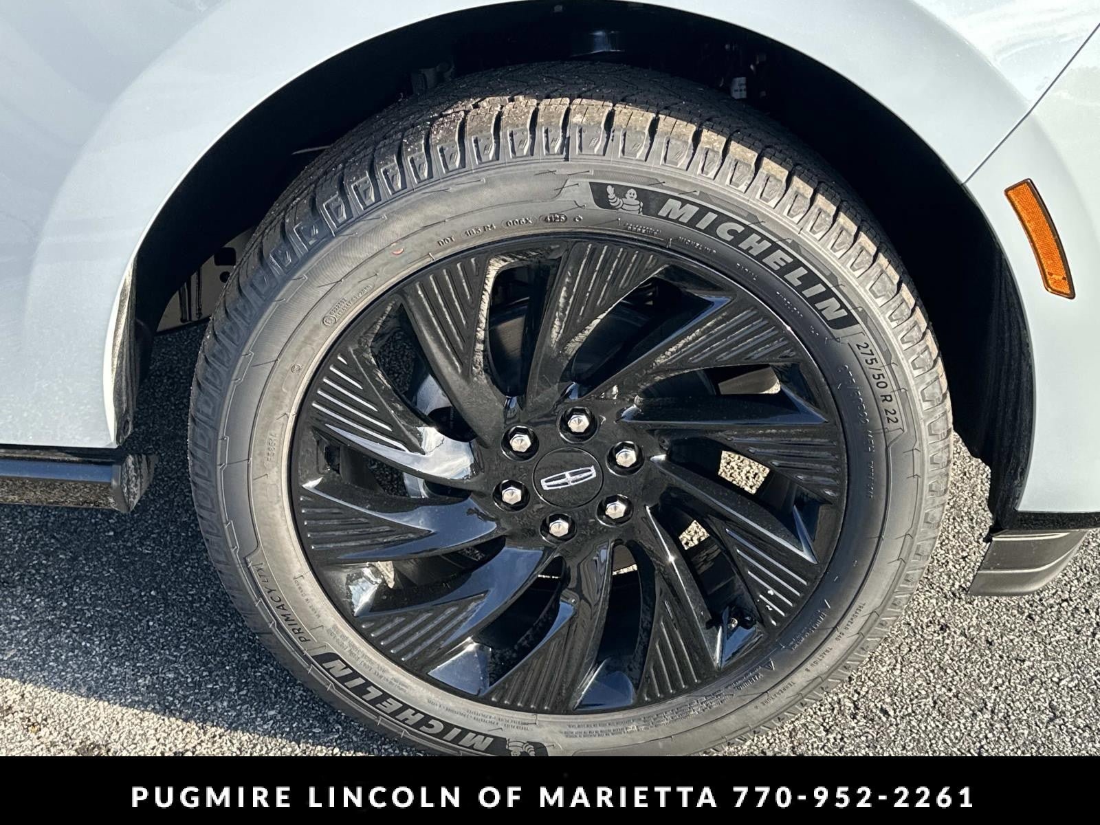 New 2025 Lincoln Navigator Reserve w/ Jet Appearance Package AWD/4WD image 12