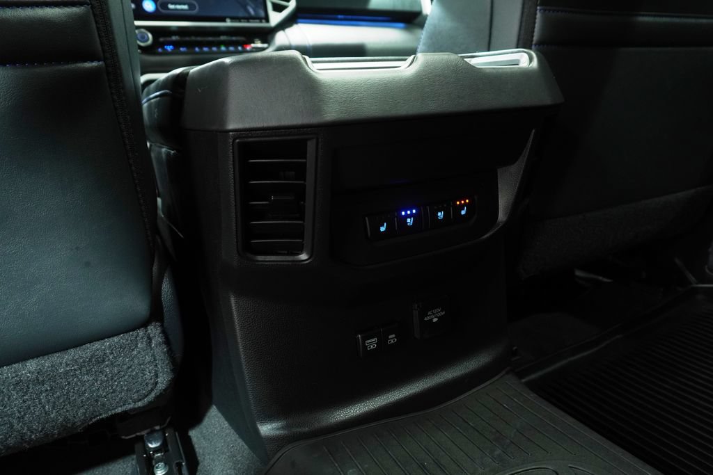 Used 2023 Toyota Tundra Platinum AWD/4WD image 16
