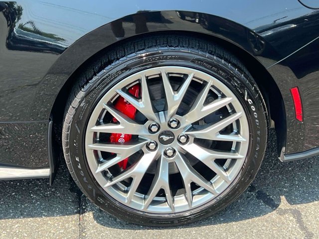 Used 2025 Ford Mustang GT Premium RWD image 13