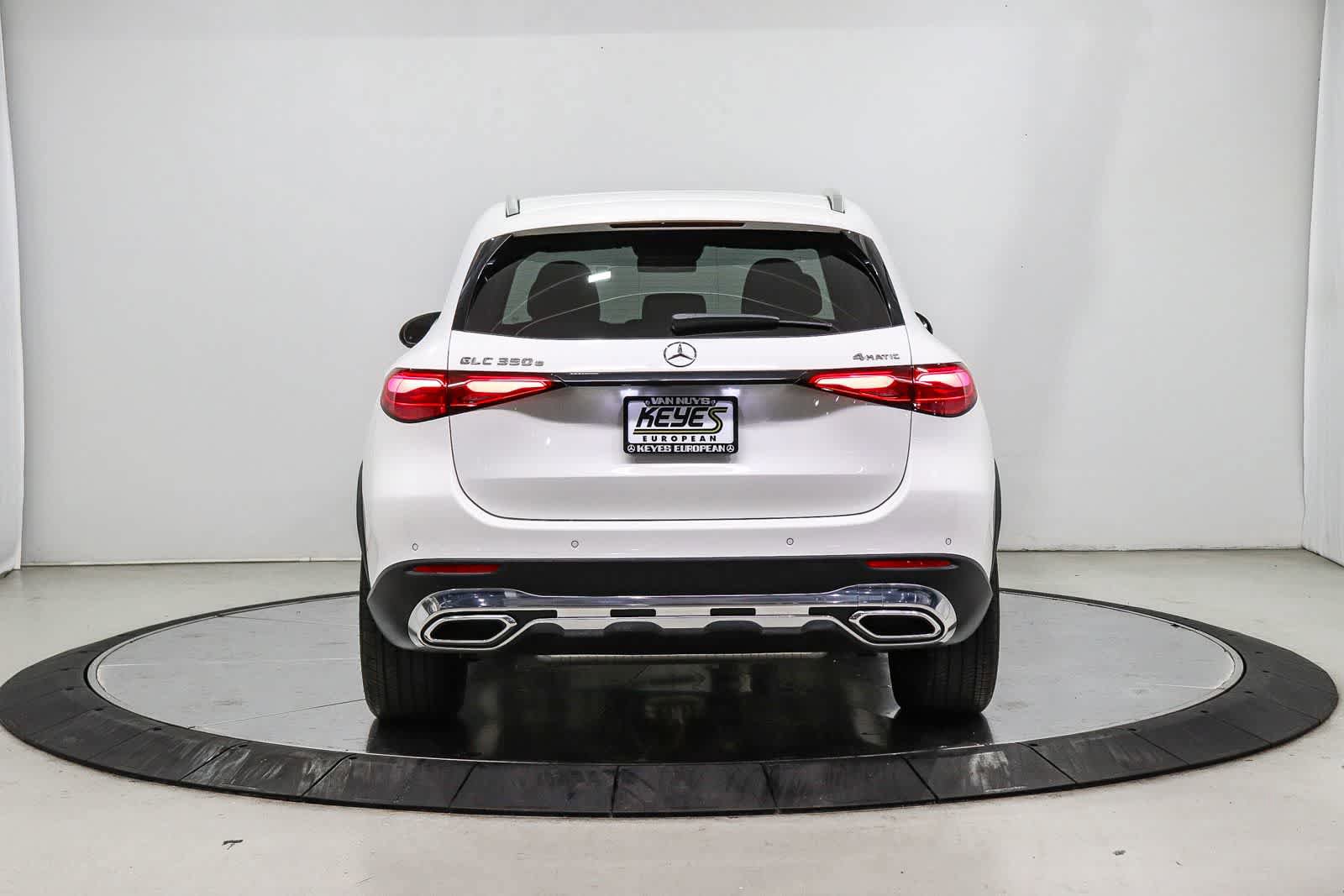 Used 2025 Mercedes-Benz GLC 350e 4MATIC image 3