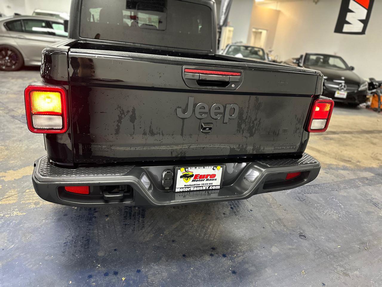 Used 2020 Jeep Gladiator Sport w/ Quick Order Package 24S AWD/4WD image 8