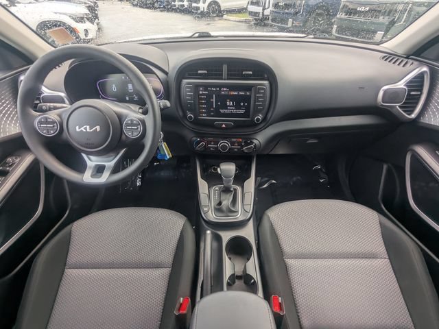 Certified 2025 Kia Soul LX w/ LX Technology Package FWD image 16