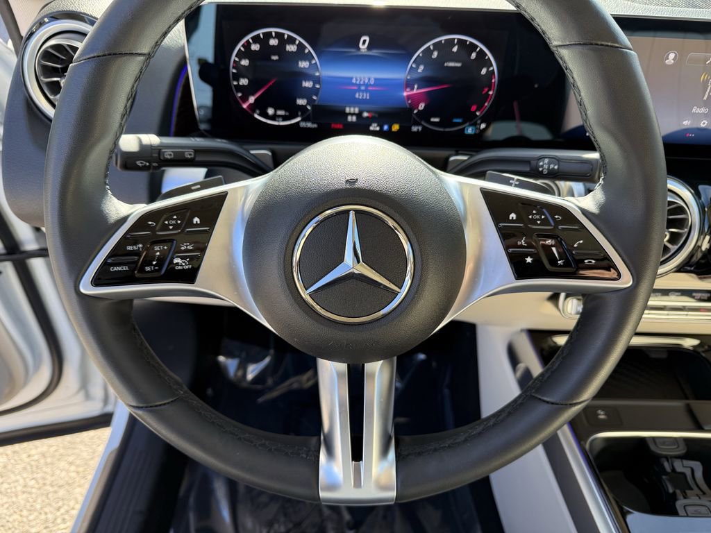 Certified 2025 Mercedes-Benz GLB 250 4MATIC image 17