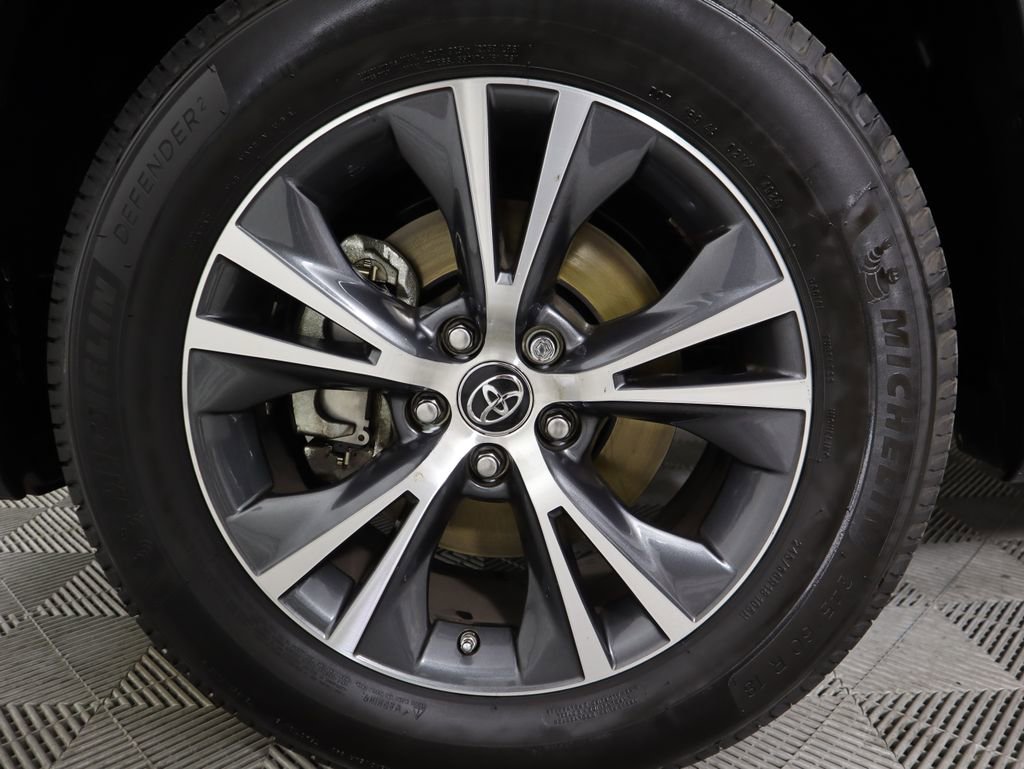 Used 2016 Toyota Highlander XLE image 31