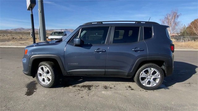 Used 2019 Jeep Renegade Latitude w/ UConnect 8.4 Nav Group image 5