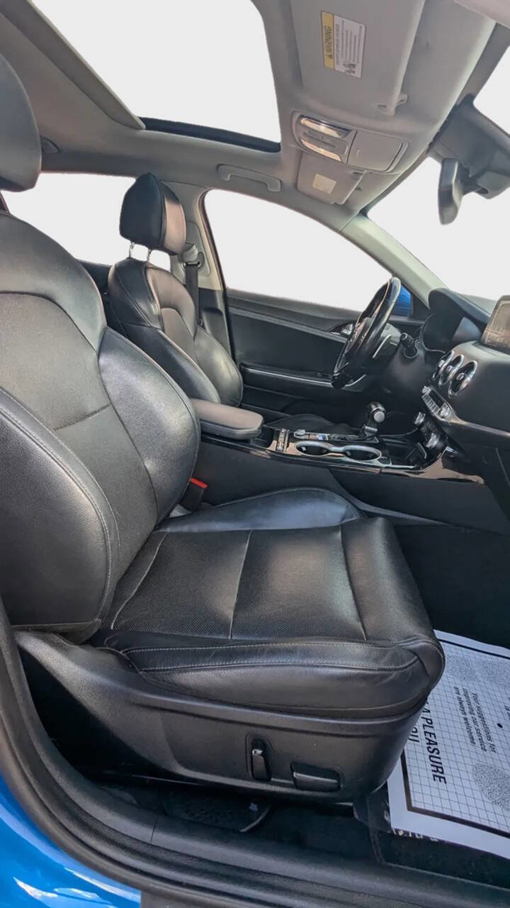 Used 2018 Kia Stinger Premium image 12