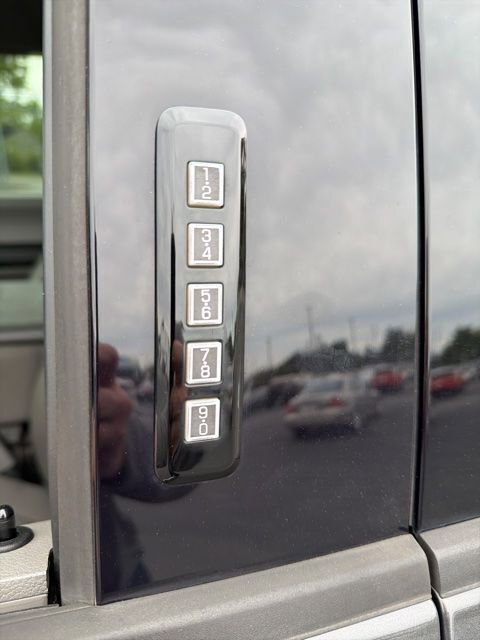 Used 2016 Ford F150 XLT w/ Equipment Group 302A Luxury image 10