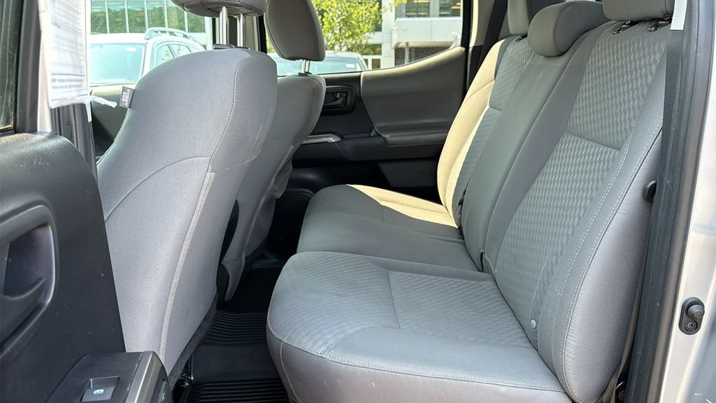 Used 2020 Toyota Tacoma SR5 AWD/4WD image 22