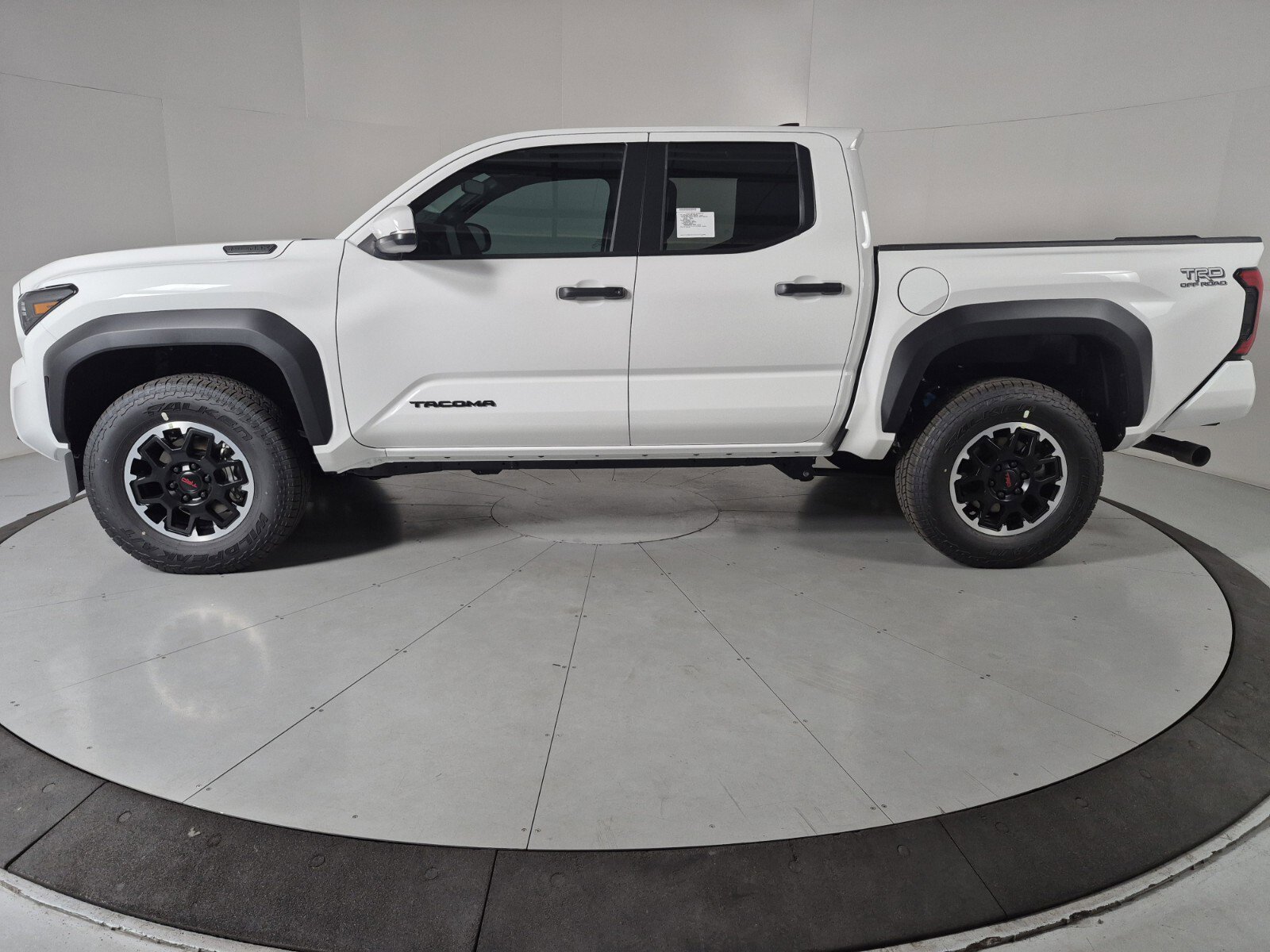 New 2026 Toyota Tacoma 4x4 Double Cab Hybrid image 2
