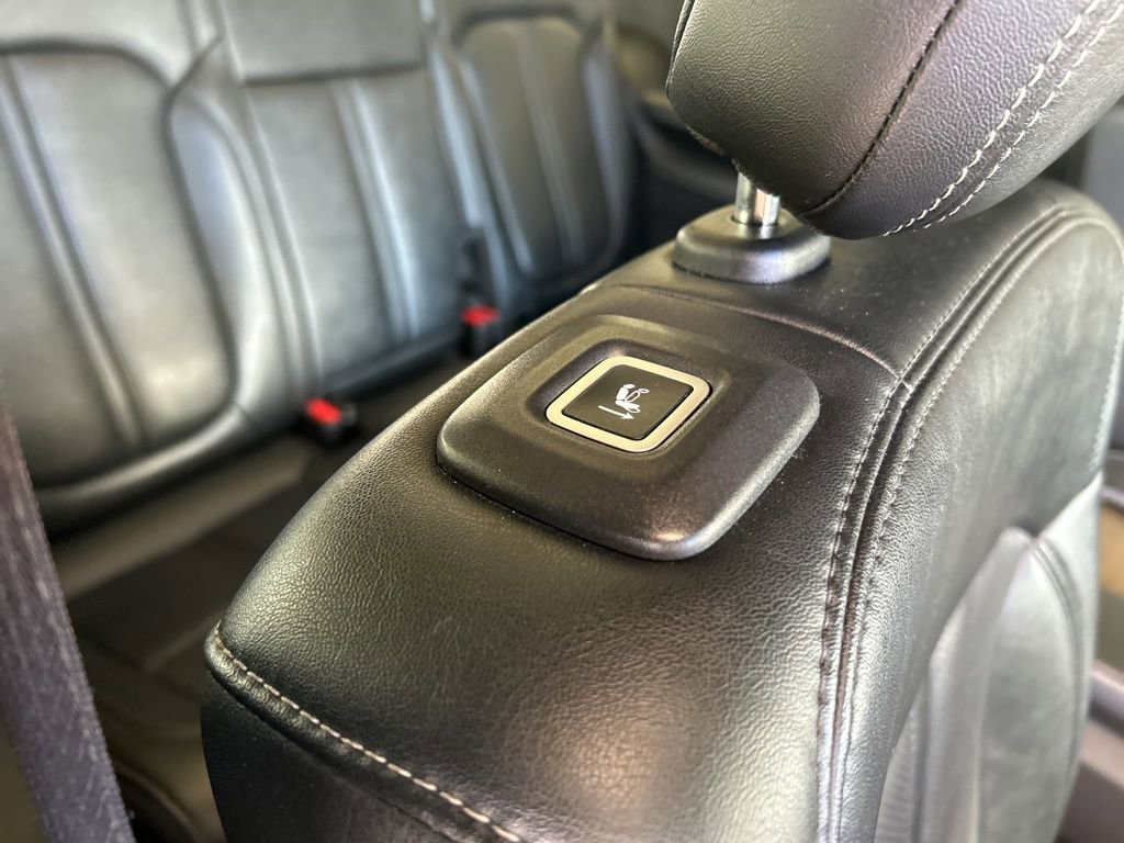 Used 2024 Jeep Grand Wagoneer L 4WD image 34