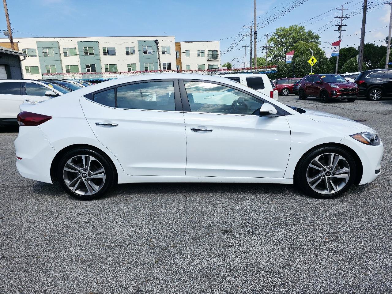 Used 2017 Hyundai Elantra Limited w/ Limited Tech Package 04 FWD image 4