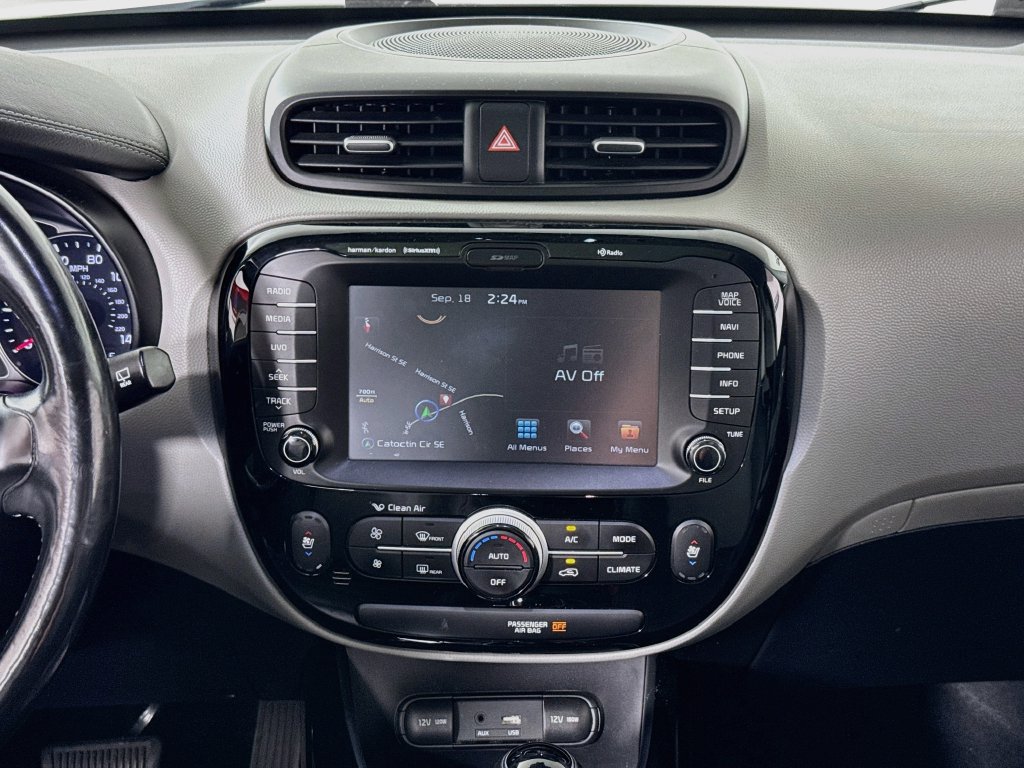 Used 2017 Kia Soul + w/ Primo Package FWD image 15