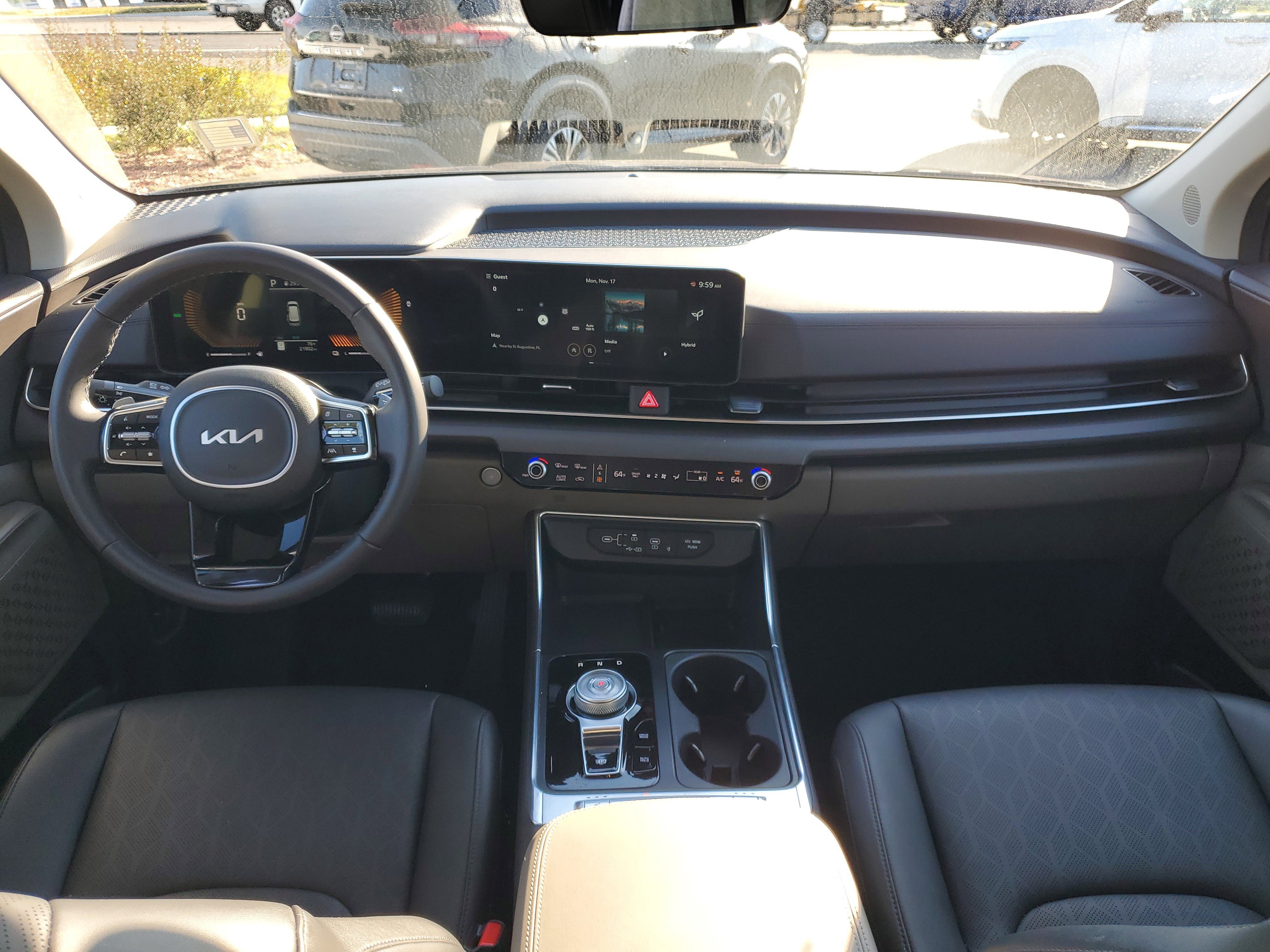 Certified 2025 Kia Carnival EX image 18