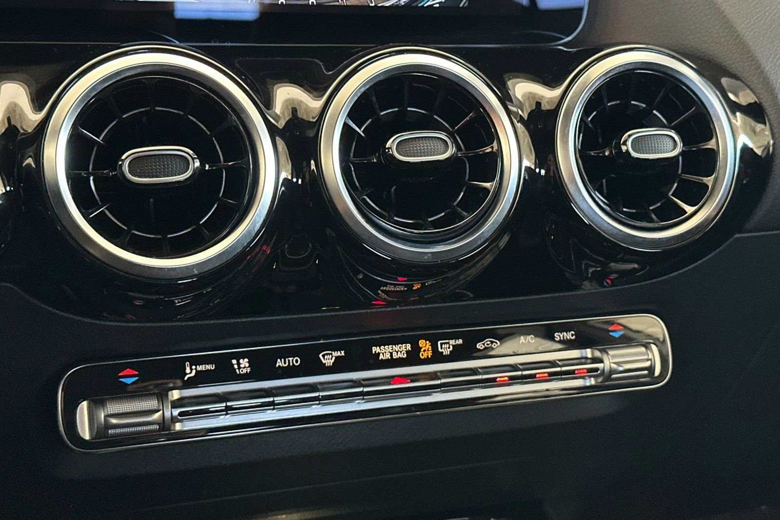 Certified 2022 Mercedes-Benz GLA 250 image 28