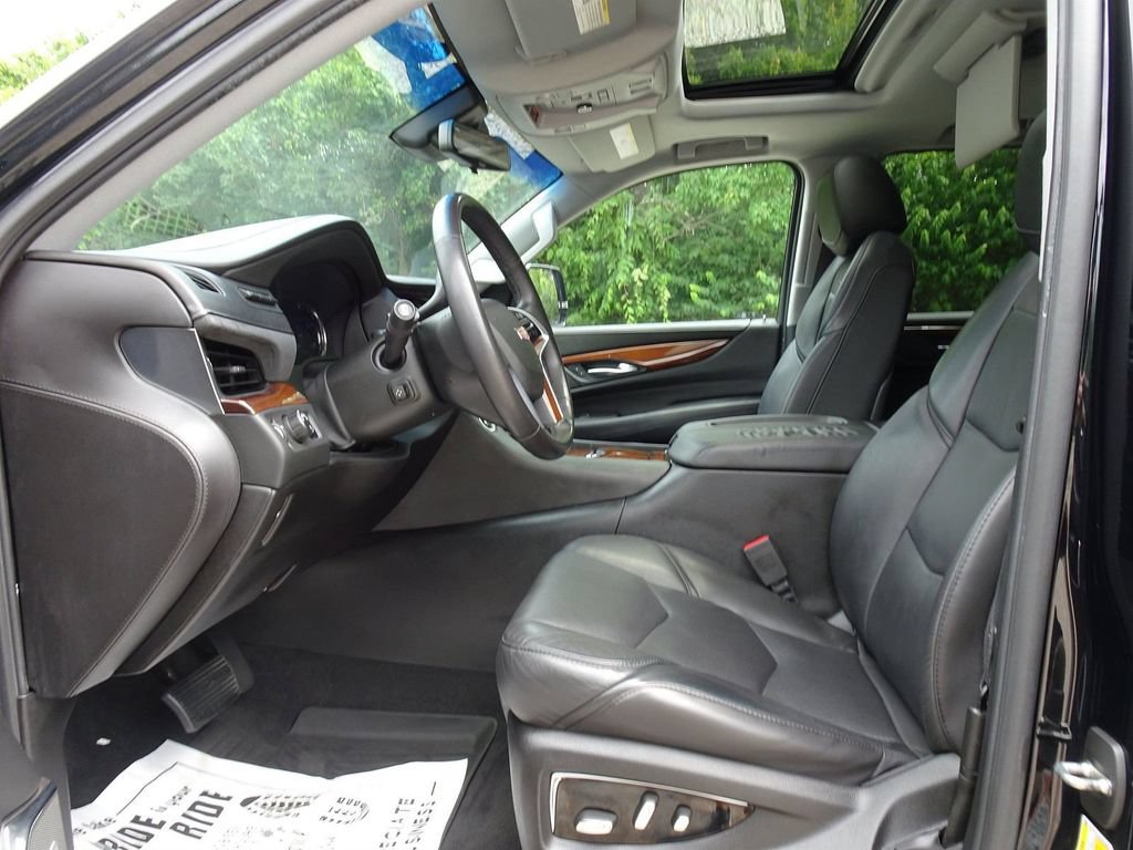 Used 2018 Cadillac Escalade Premium Luxury RWD image 7