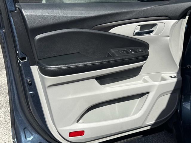 Certified 2017 Honda Pilot LX image 18