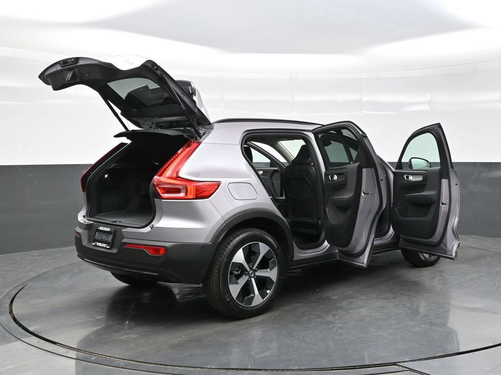 New 2026 Volvo XC40 B5 Plus w/ Protection Package Premier AWD/4WD image 46