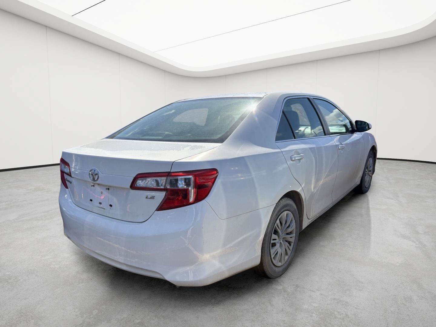 Used 2012 Toyota Camry LE FWD image 6