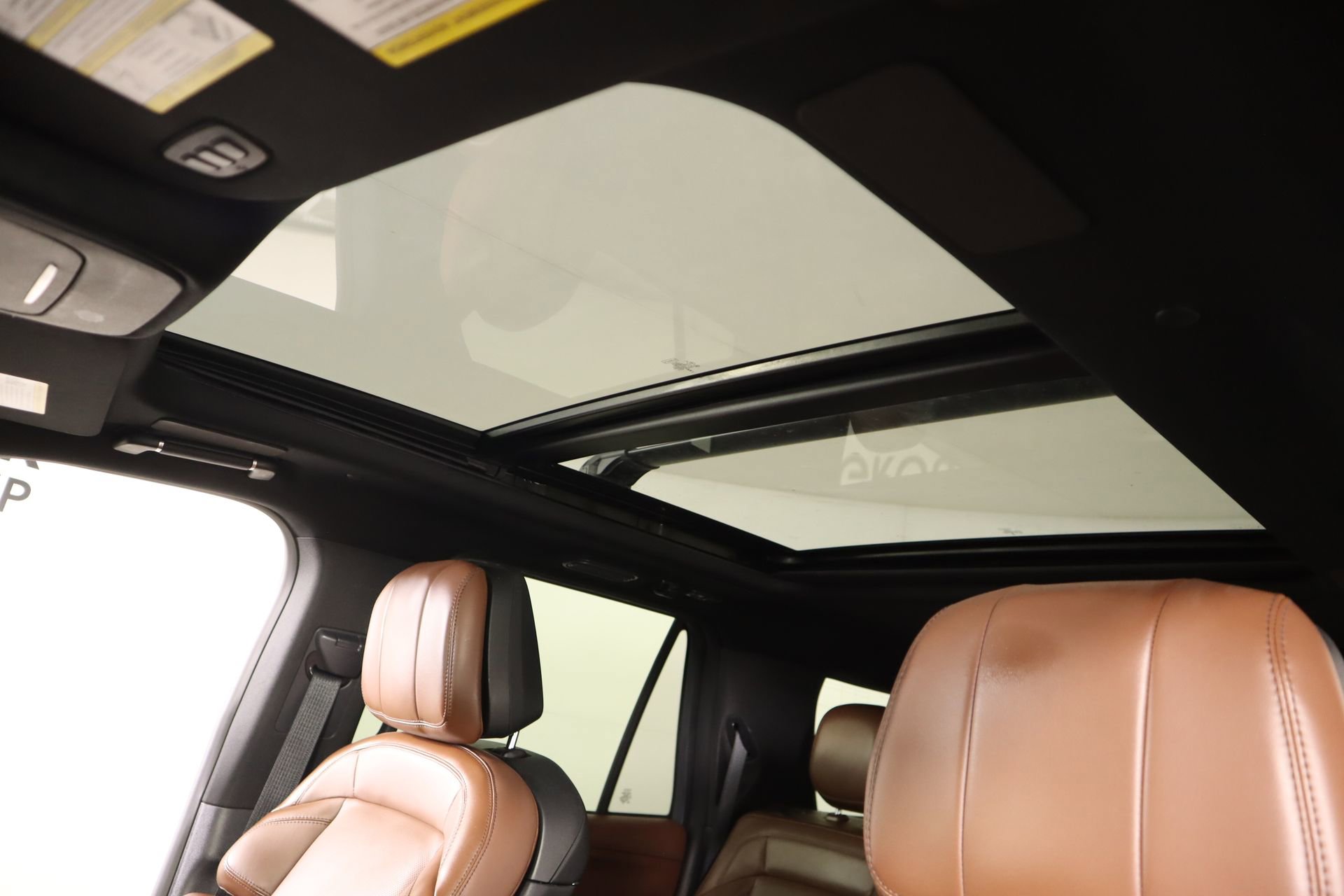 Certified 2025 Lincoln Navigator L Reserve AWD/4WD image 17